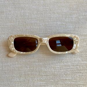 & Other Stories 90’s Inspired Cream Sunglasses